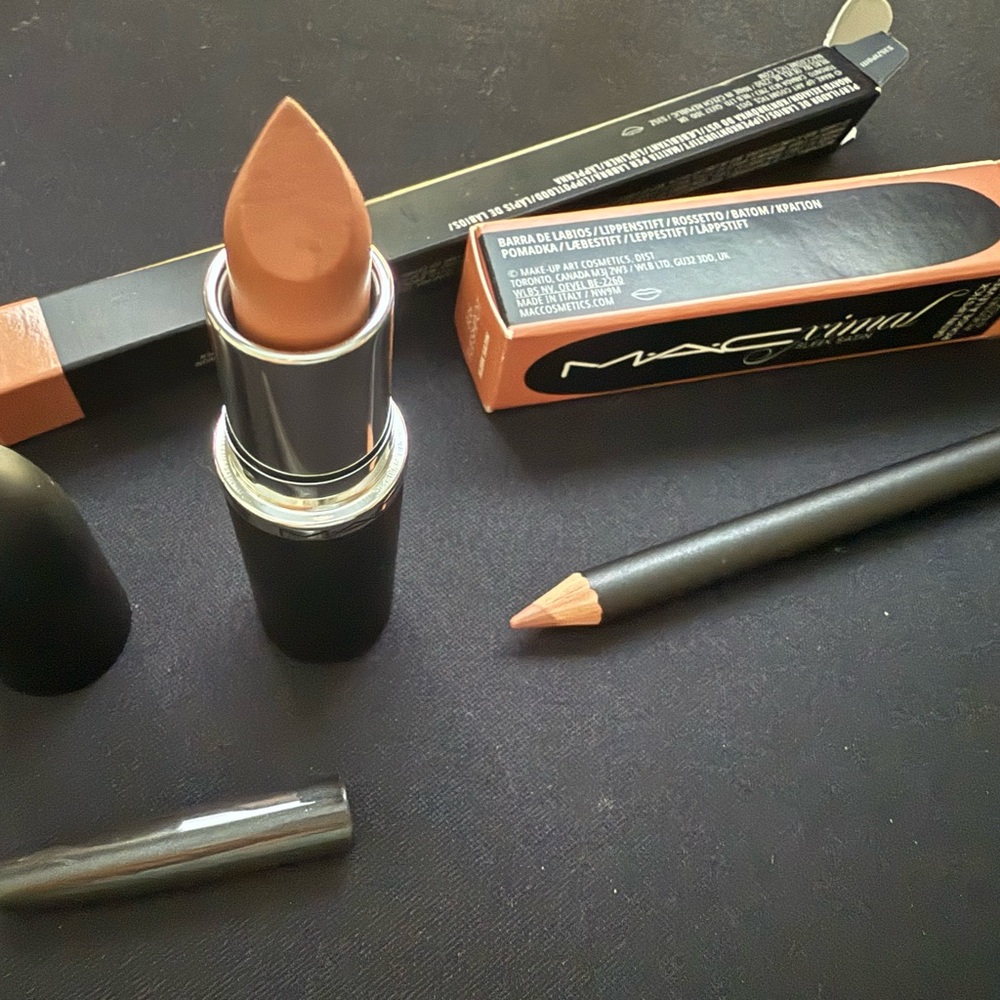 MAC Cosmetics Lipstick and Liner - Cool Spice and Fleshpot